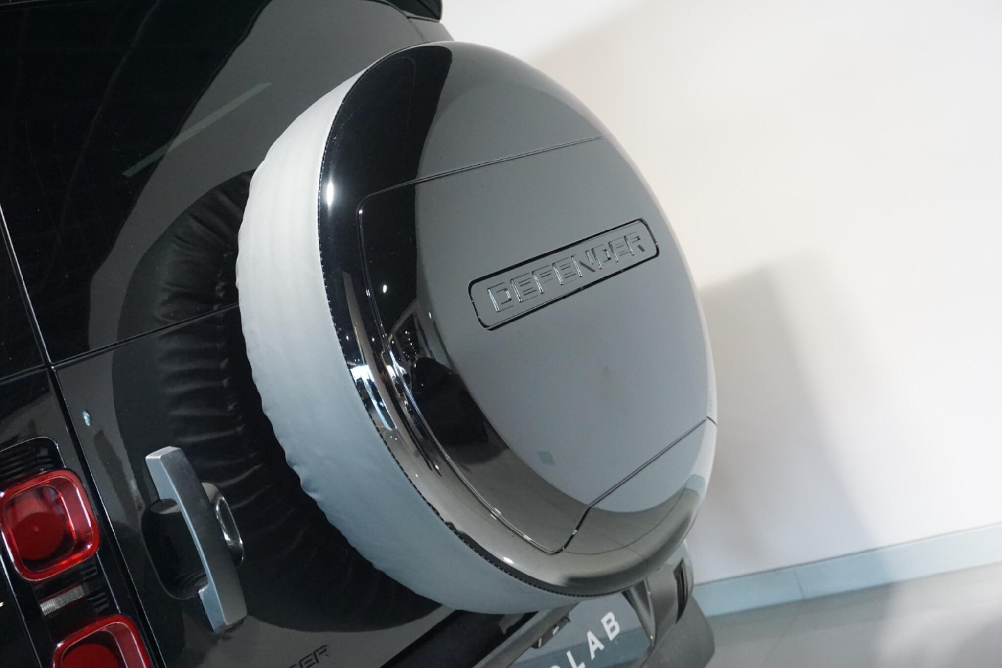 Land Rover Defender 90 3.0 D250 MHEV Hard Top SUV 3dr Diesel Auto 4WD SWB Euro 6 (s/s) (250 ps)